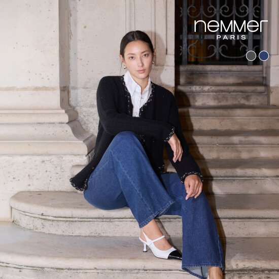 모델이 착용한 네메르 26FW 내추럴 텐션 트윌 데님 팬츠