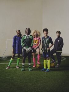 나이키 Football x LEGO 키즈 컬렉션: Aero-FIT·Mercurial·Air Max 95 구성