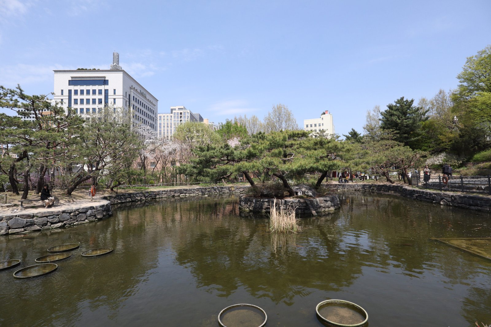 남산골한옥마을 안의 실제 연못